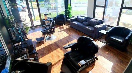 Straight Razors Barbershop image 2