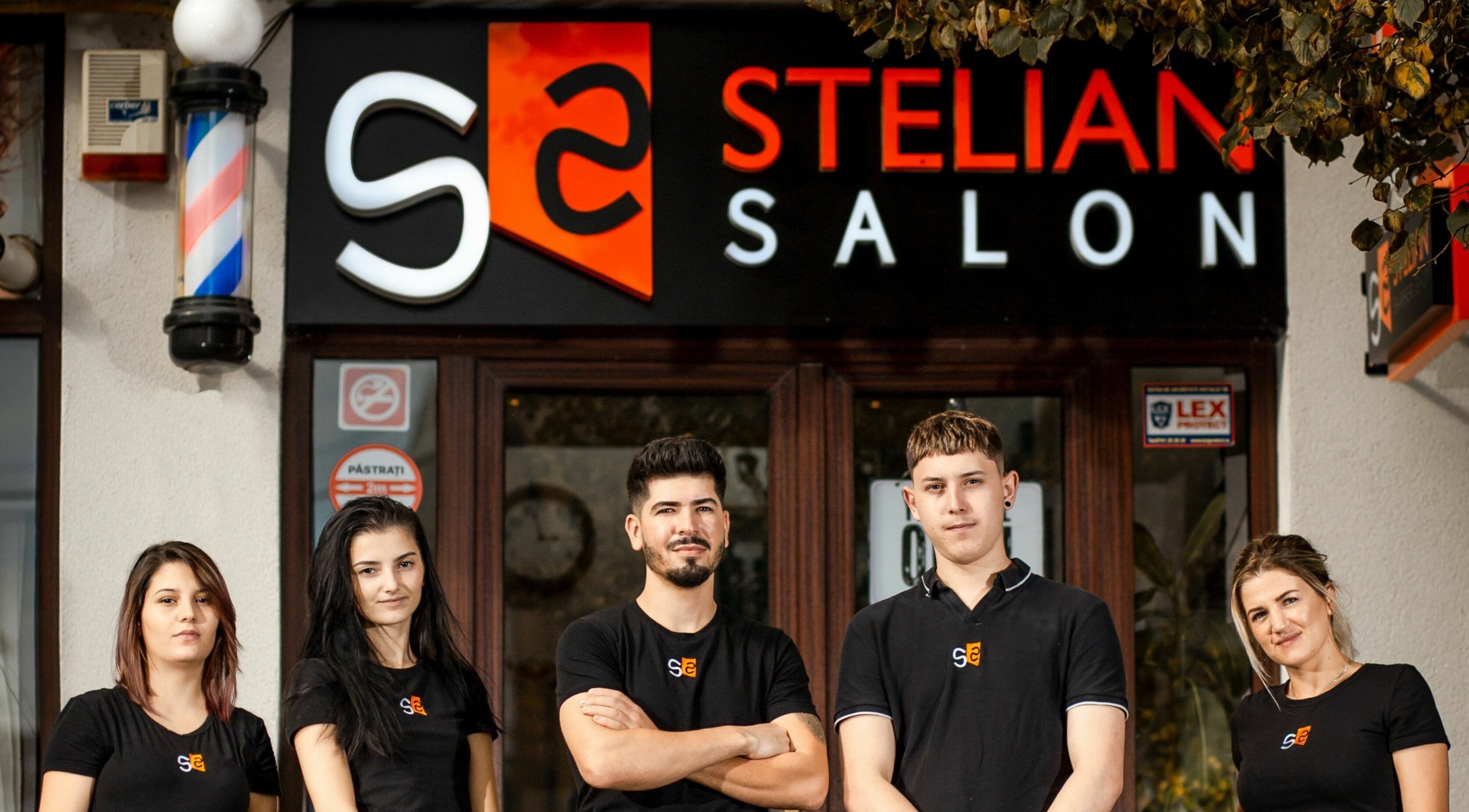 Echipa Stelian Salon în fața locației, Mizil, Județul Prahova, RO.