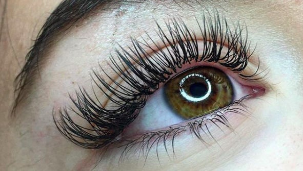 Lovely Lashes - Galway image 1