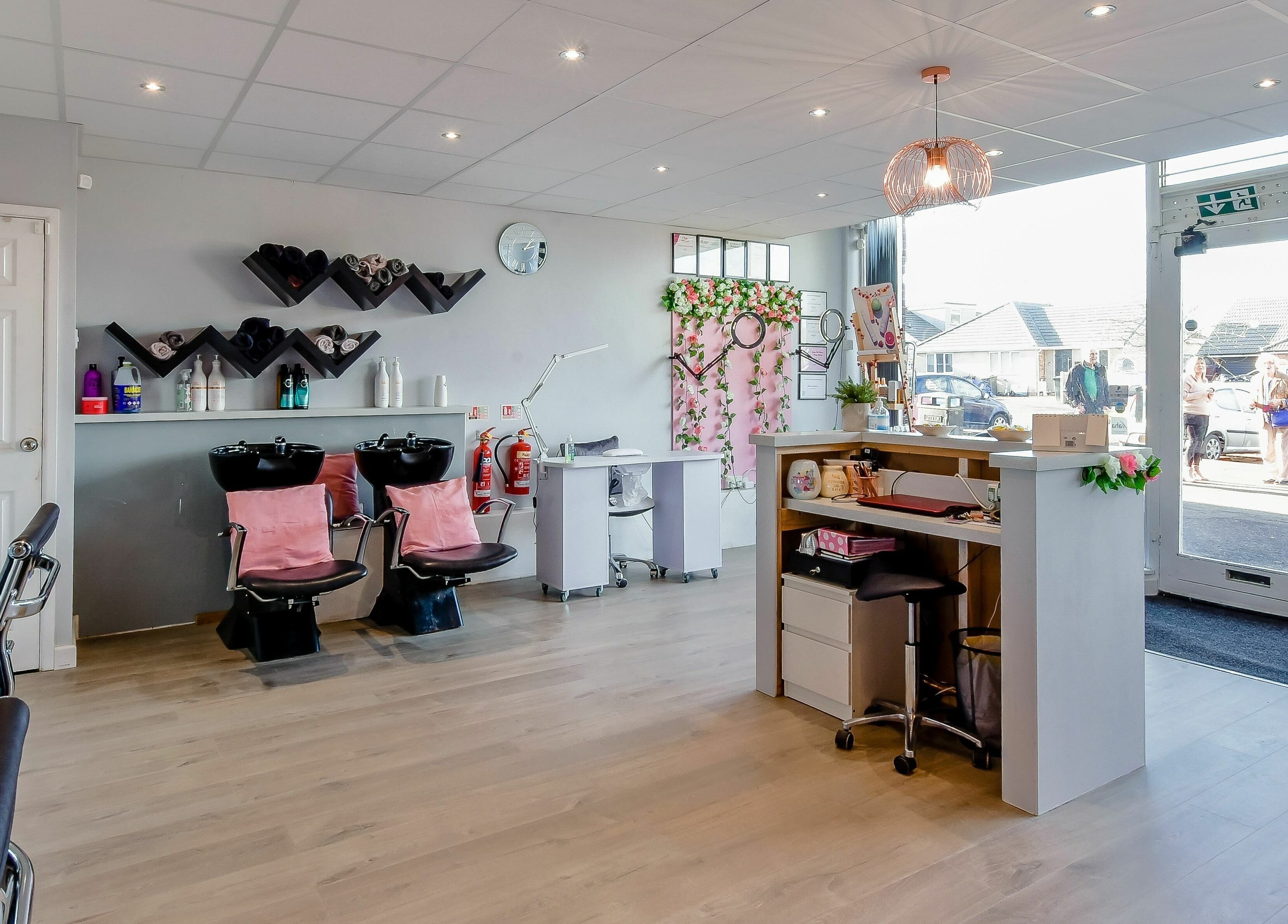 Modern salon interior at Diverse Hair Design in Waterlooville, England, GB with stylish decor and relaxing atmosphere.