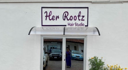 Her Rootz image 2