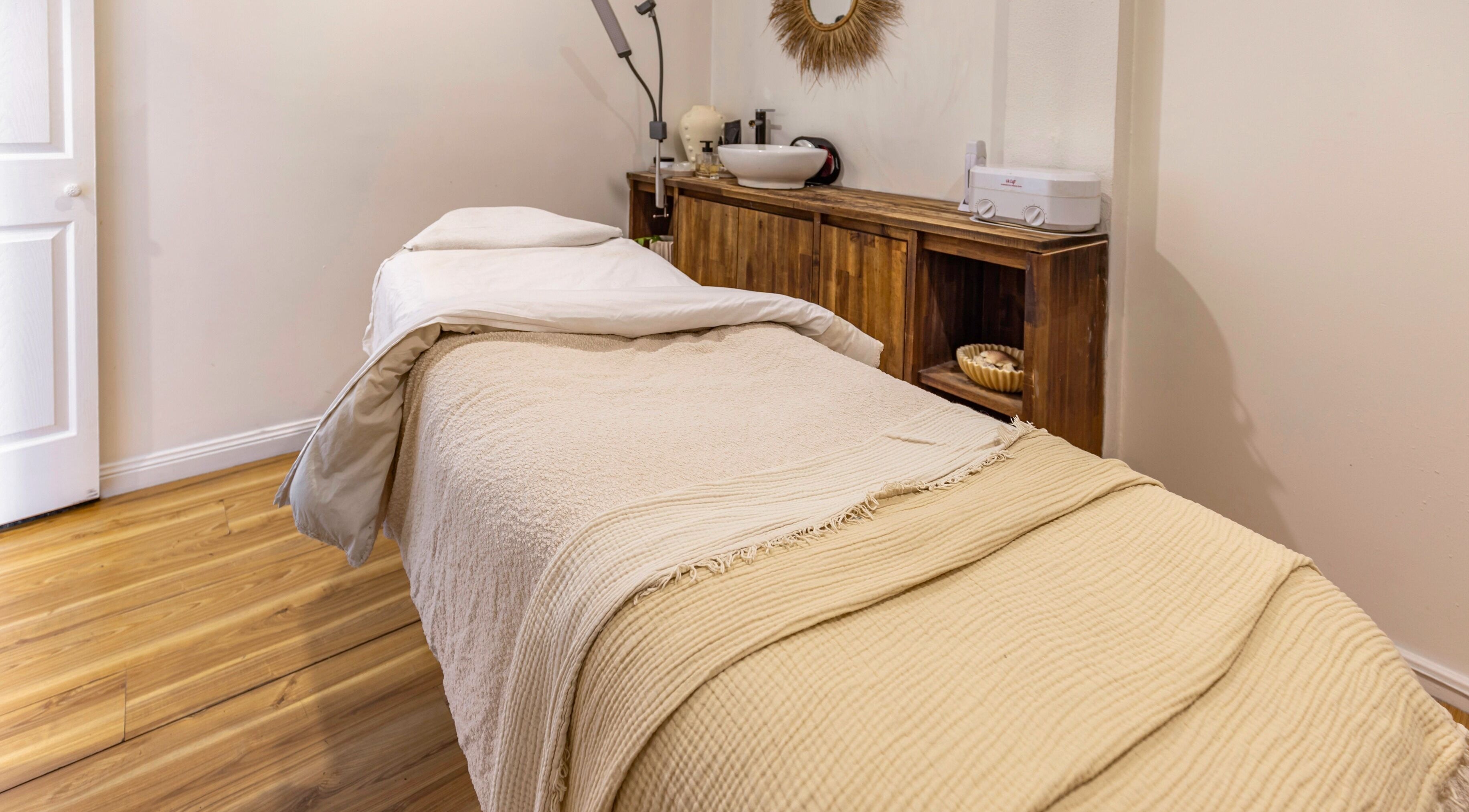 Relaxing massage room at Tranquility Skin & Body in Emu Plains, New South Wales, AU, perfect for wellness treatments.
