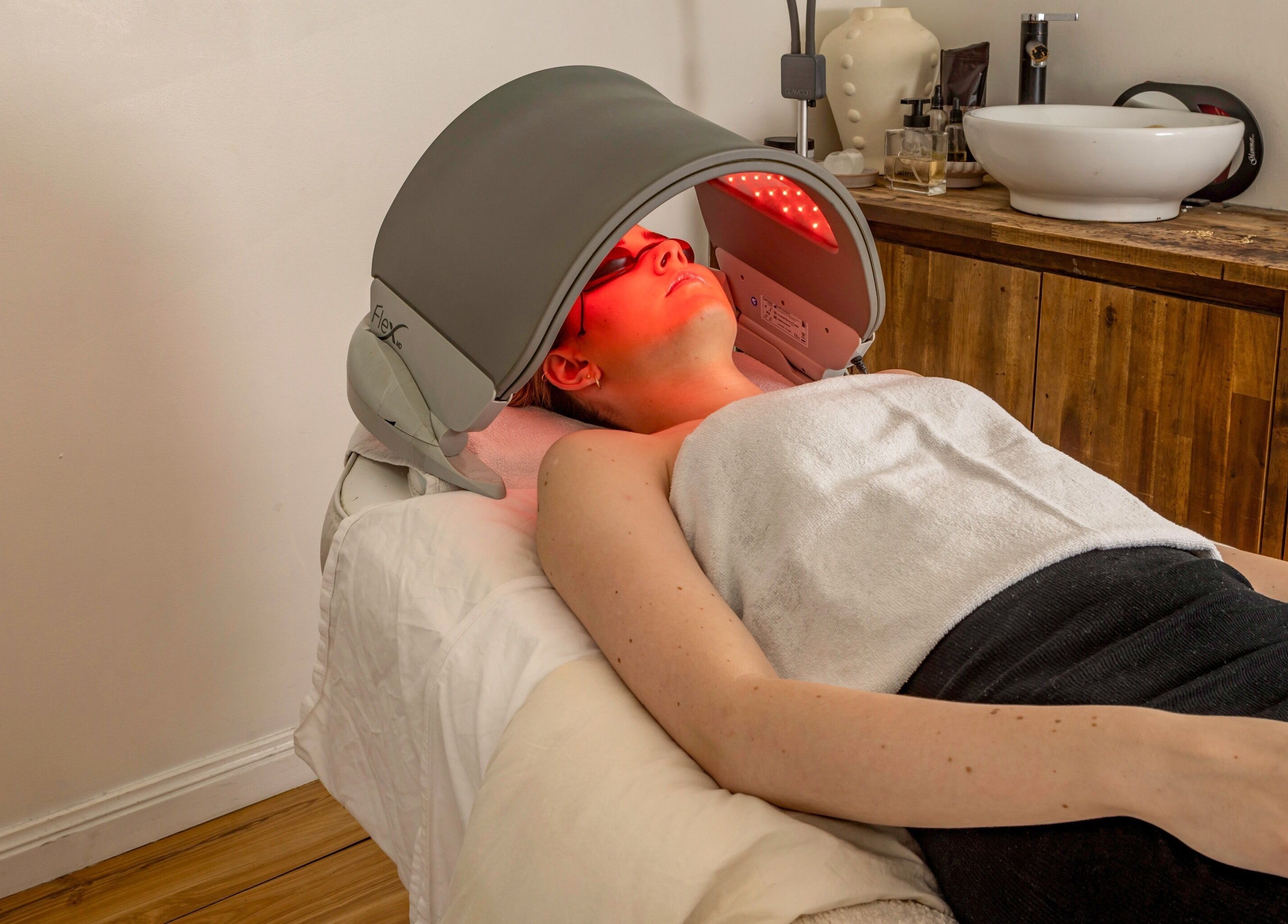 Tranquility Skin & Body Skin in Emu Plains, New South Wales, AU offering LED therapy for relaxation and rejuvenation.