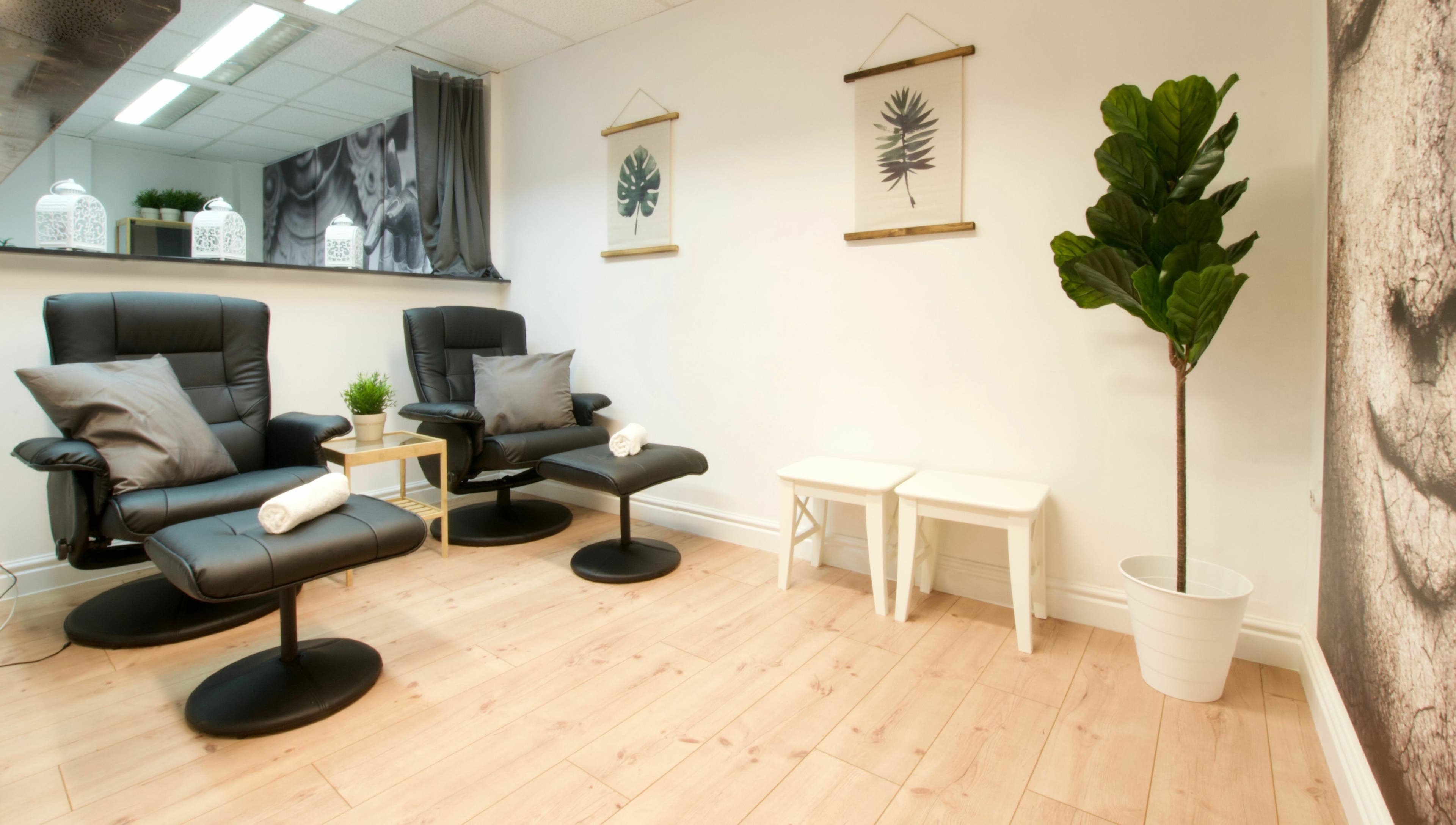 Relaxing lounge chairs in Thai 5 Budapest Thai Massage, Budapest, Magyar, HU offering a tranquil environment.