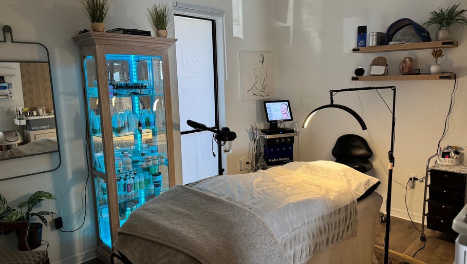 Bare Beauty Esthetics, bild 1