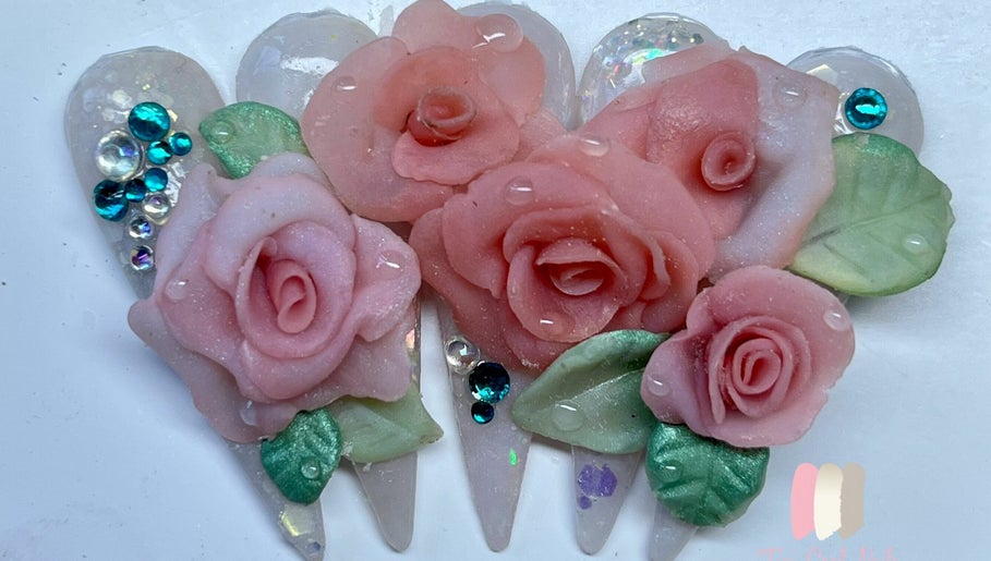 Tipi-Cool Nails image 1