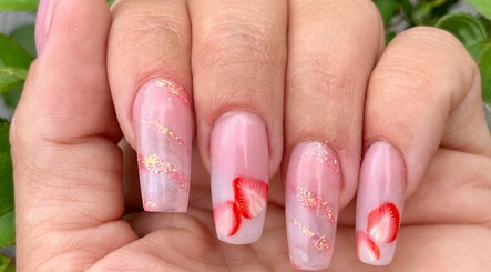 Tipi-Cool Nails image 2