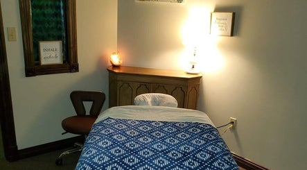 Therapeutic Healing Hands Massage llc 