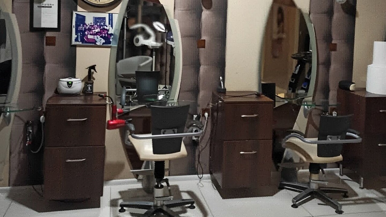 Barber salon near me discount