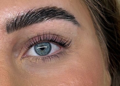 Close-up of lush lashes and well-groomed brow at KK Beauty, Bedfordshire, England, GB.