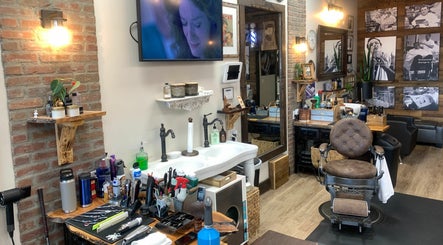 Slik Barber Lounge imagem 3
