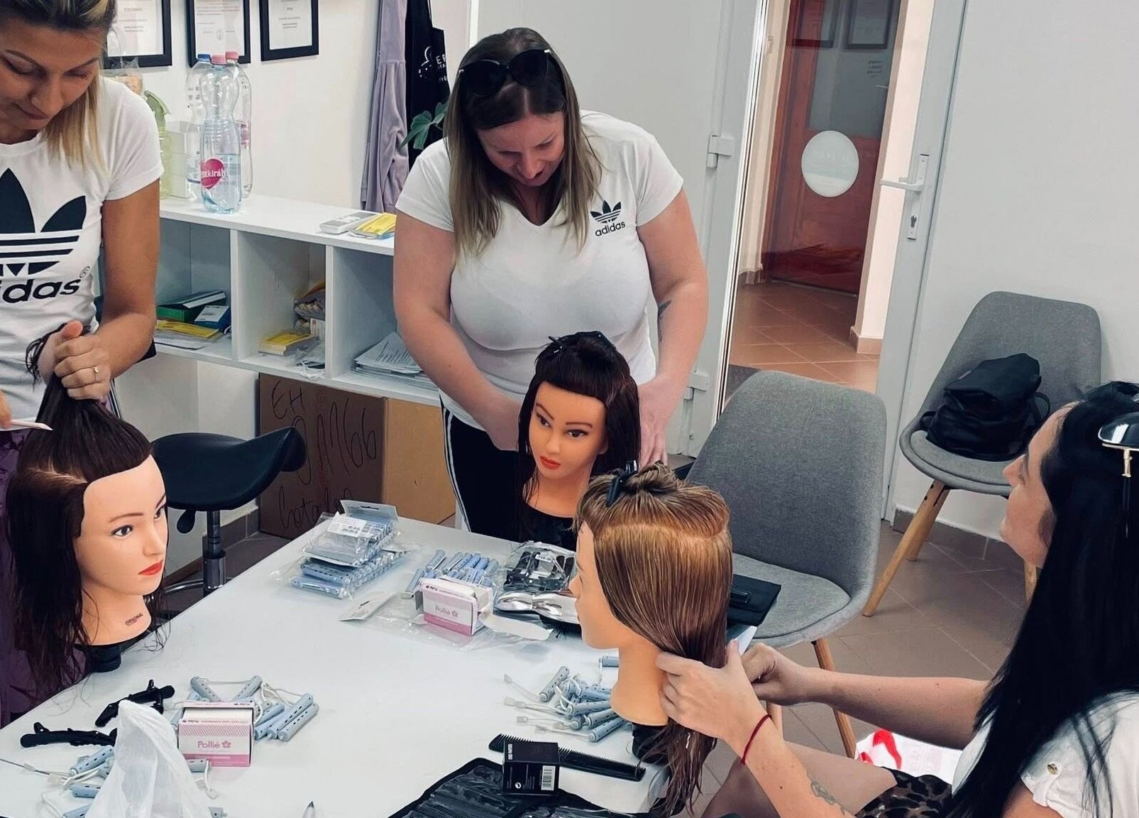 Képzés a Giallo. Szalon & Barber Shop - PÉCS helyszínen, Pécs, HU. Kreatív hajformázási technikák bemutatása.