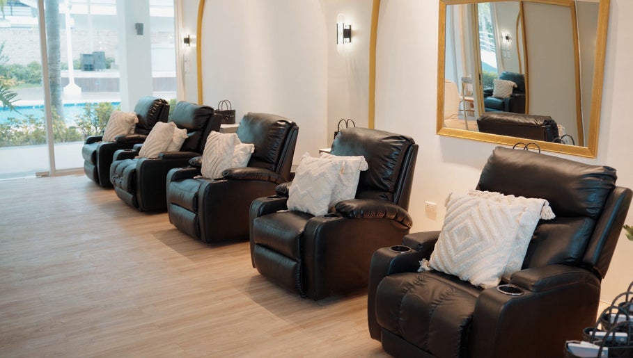 Luxurious reclining chairs at NEW Lounge Boracay, Aklan, PH offer a serene space for relaxation.