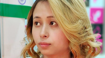 Yes Glam Unisex Salon image 3