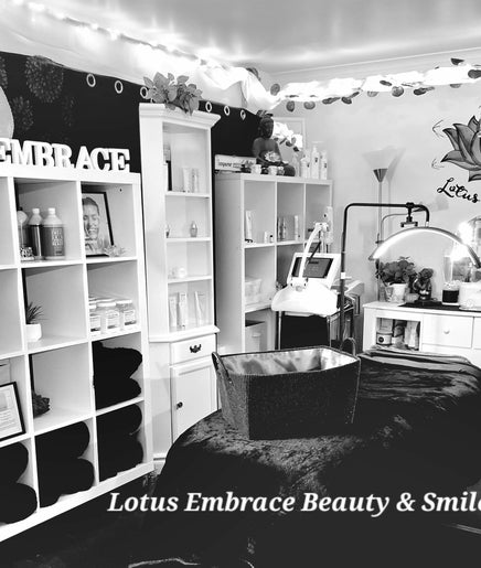 🟣 Lotus Embrace Beauty & Smile Studio 🪷 Richmond ⚪️ Teeth Whitening & Beauty Treatments – obraz 2