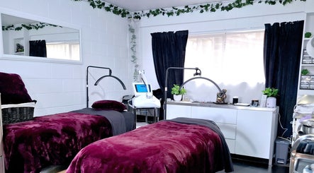 Lotus Embrace Beauty & Smile Studio - Richmond