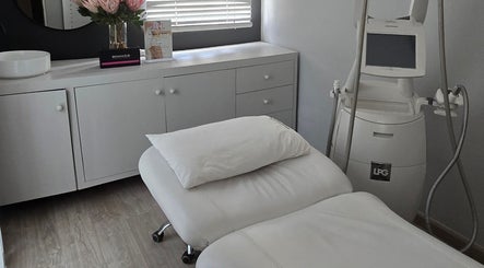 Relaxing treatment room at Endermologie & Slimming in SOMERSET WEST, Western Cape, ZA with modern equipment.