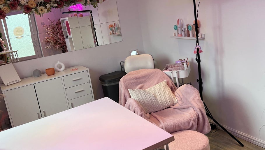 The Beauty Den image 1