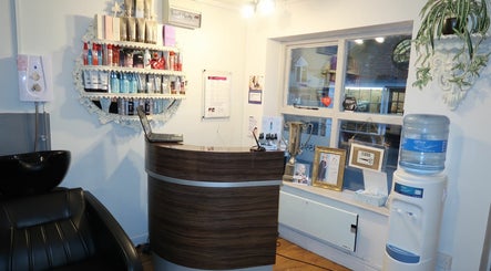 Immagine 2, HC Group Hairdressers