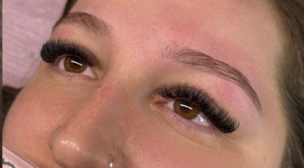 Stunning lash extensions at DolledupbySC in Mickleham, Victoria, AU, enhancing natural beauty.