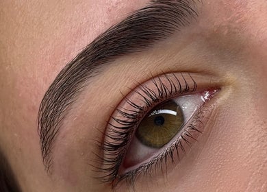Close-up of expertly shaped eyebrow at DolledupbySC, Mickleham, Victoria, AU, showcasing precise beauty detailing.