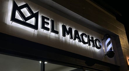 El Macho Barberia y Peluqueria billede 3