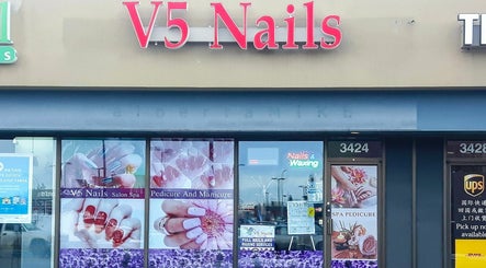 V5 Nails Salon & Spa – obraz 3