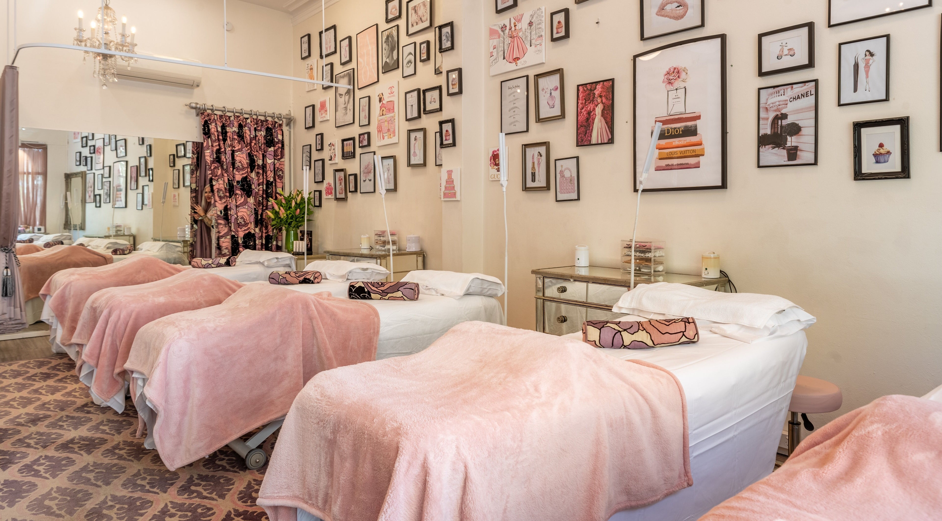 Elegant interior of Love Those Lashes in Edgecliff, New South Wales, AU, featuring plush beds and stylish decor.