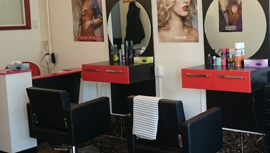 Takapuna Family Barber and Hairdresser slika 1