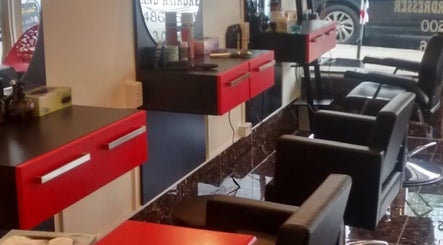 Takapuna Family Barber and Hairdresser slika 2