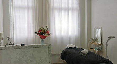 Kim's room image 3