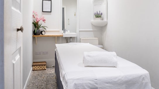 LAYANA - Finchley Central 7