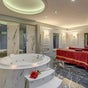 Grand Hotel Sveti Vlas - ул. Люлин № 4, кв. Юрта под пътя, 8240 Свети Влас, Юрта, Свети Влас, България