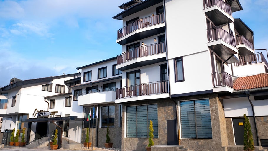Елегантна фасада на Riverside Boutique Hotel Bansko, Банско, Благоевград, BG.