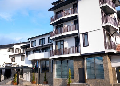 Елегантна фасада на Riverside Boutique Hotel Bansko, Банско, Благоевград, BG.