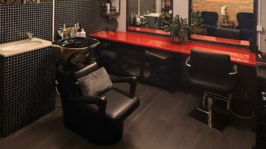 Модерен интериор на салон за красота Evia health & beauty, Банско, Благоевград, БГ.