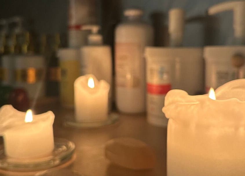 Свещи създават успокояваща атмосфера в Evia Spa в Grand Hotel Therme Banya, Bansko, Разлог, Благоевград, BG.