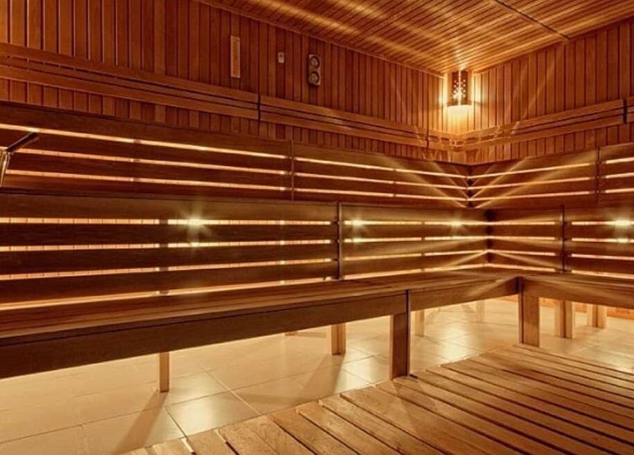 Сауна в Evia Spa в Pulse Fitness Mladost Sofia, София, Област София, BG, предлагаща релакс и уют.