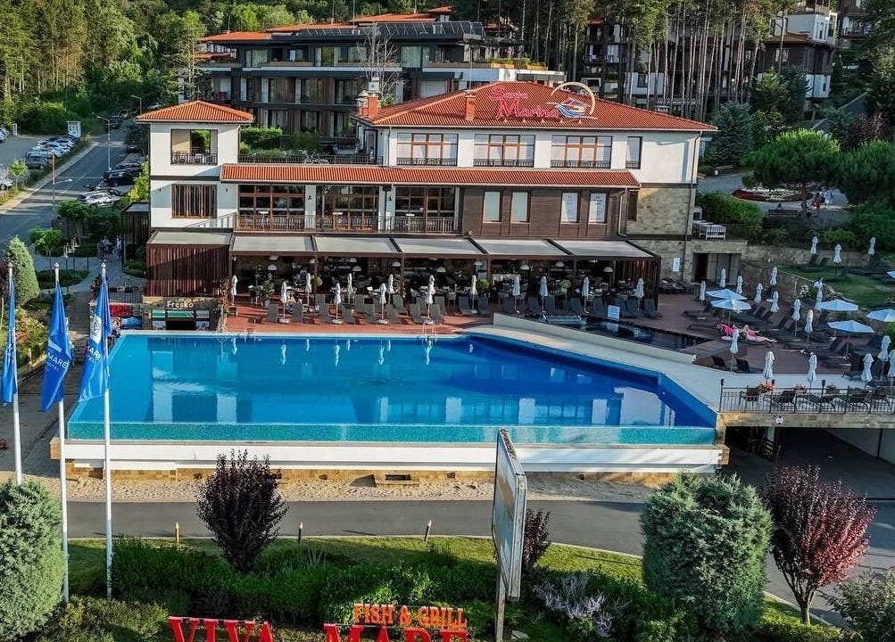 Прекрасен поглед към Evia Spa в Santa Marina, Viva Mare Sozopol, Созопол, Бургас, BG, с открит басейн.