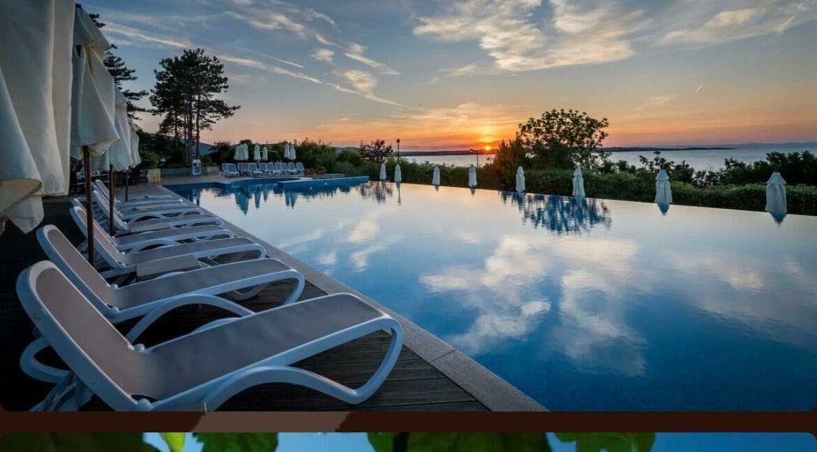 Панорамен басейн по залеза в Evia Spa in Santa Marina, Viva Mare Sozopol, Созопол, Бургас, BG.