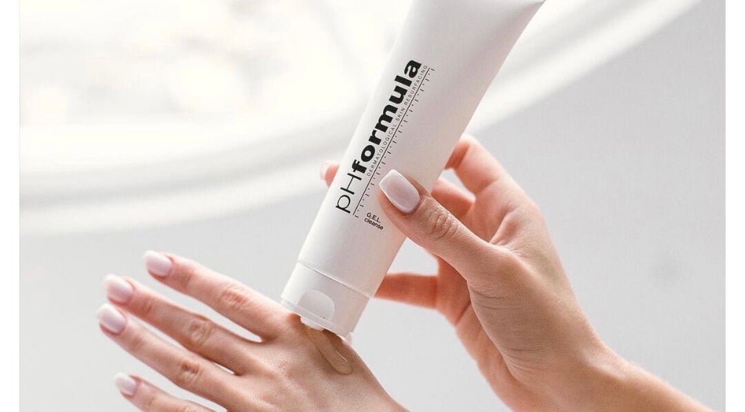 Applying skincare gel at Skinvestment in Pretoria, Gauteng, ZA. Perfect for radiant, smooth skin.