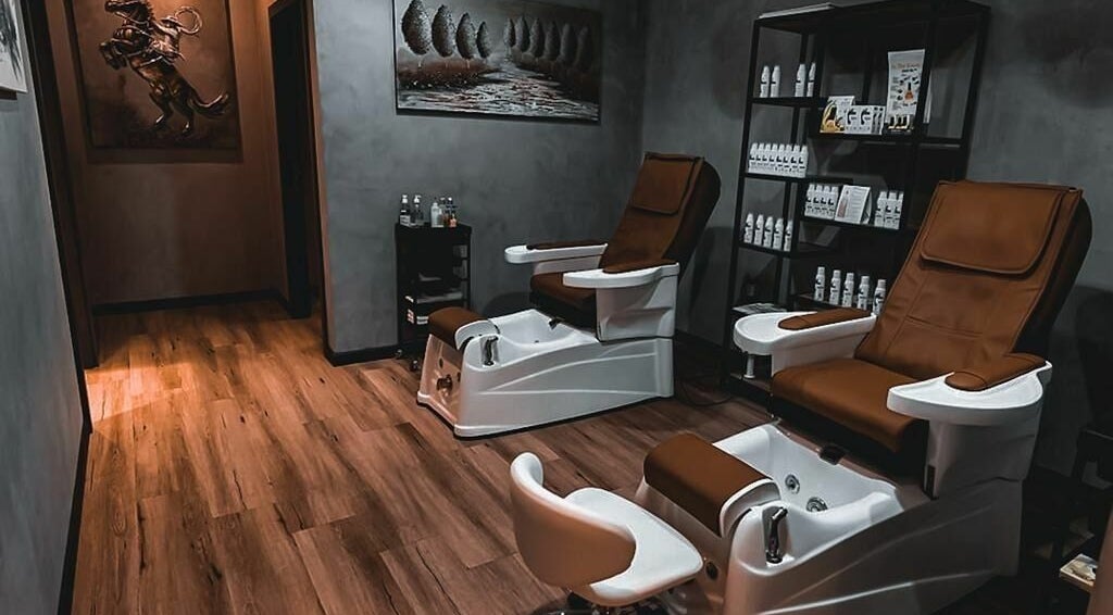 Relaxing pedicure chairs at Blade Craft, Dubai, Dubai, AE, showcasing a serene beauty environment.