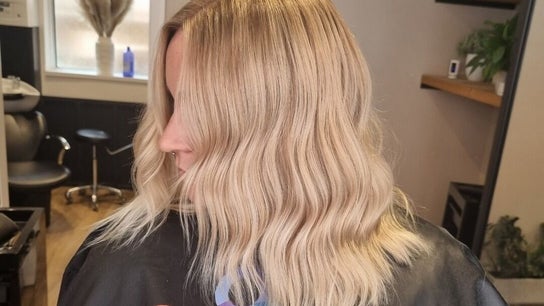 MorganMcAdams hairdressing, shared  owner of The  M lounge @Phenix salon suites