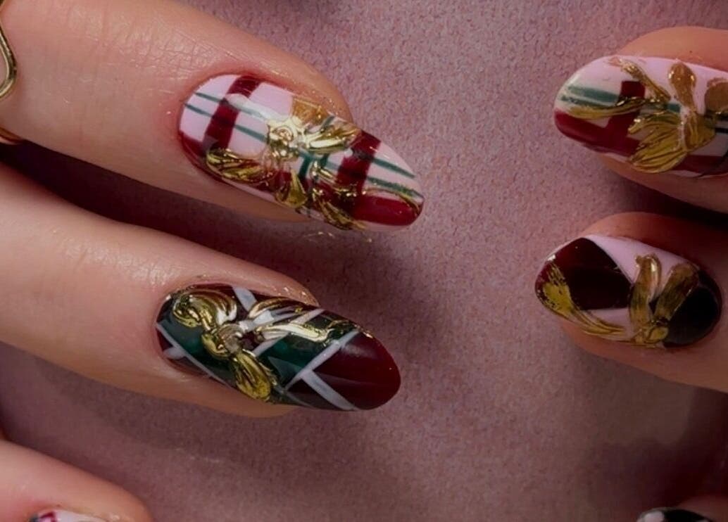 Intricate nail art design at Solo Studio Nails & Education, Amble, England, GB showcases elegance and style.
