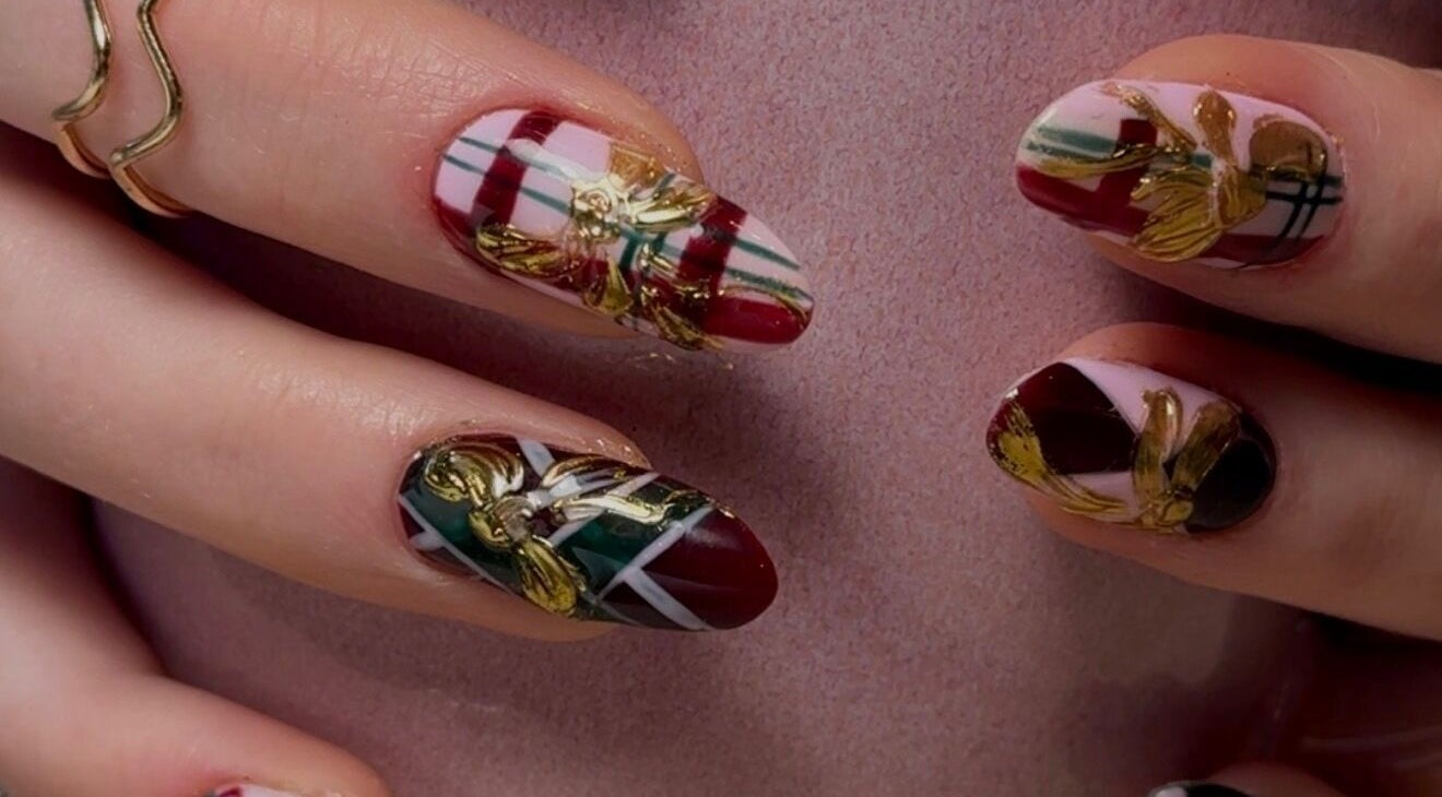 Intricate nail art design at Solo Studio Nails & Education, Amble, England, GB showcases elegance and style.