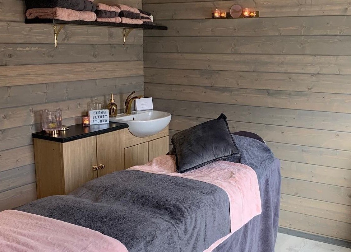 Relaxing massage room at Bloom Beauty Studio in The Royal Town of Sutton Coldfield, England, GB with cozy ambiance.