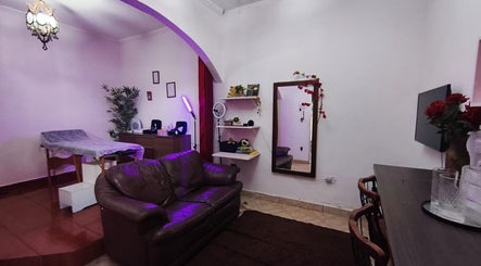 Sala aconchegante de Thânyla Mello Massagem, Terapias & Estética em Jacarei, São Paulo, BR.