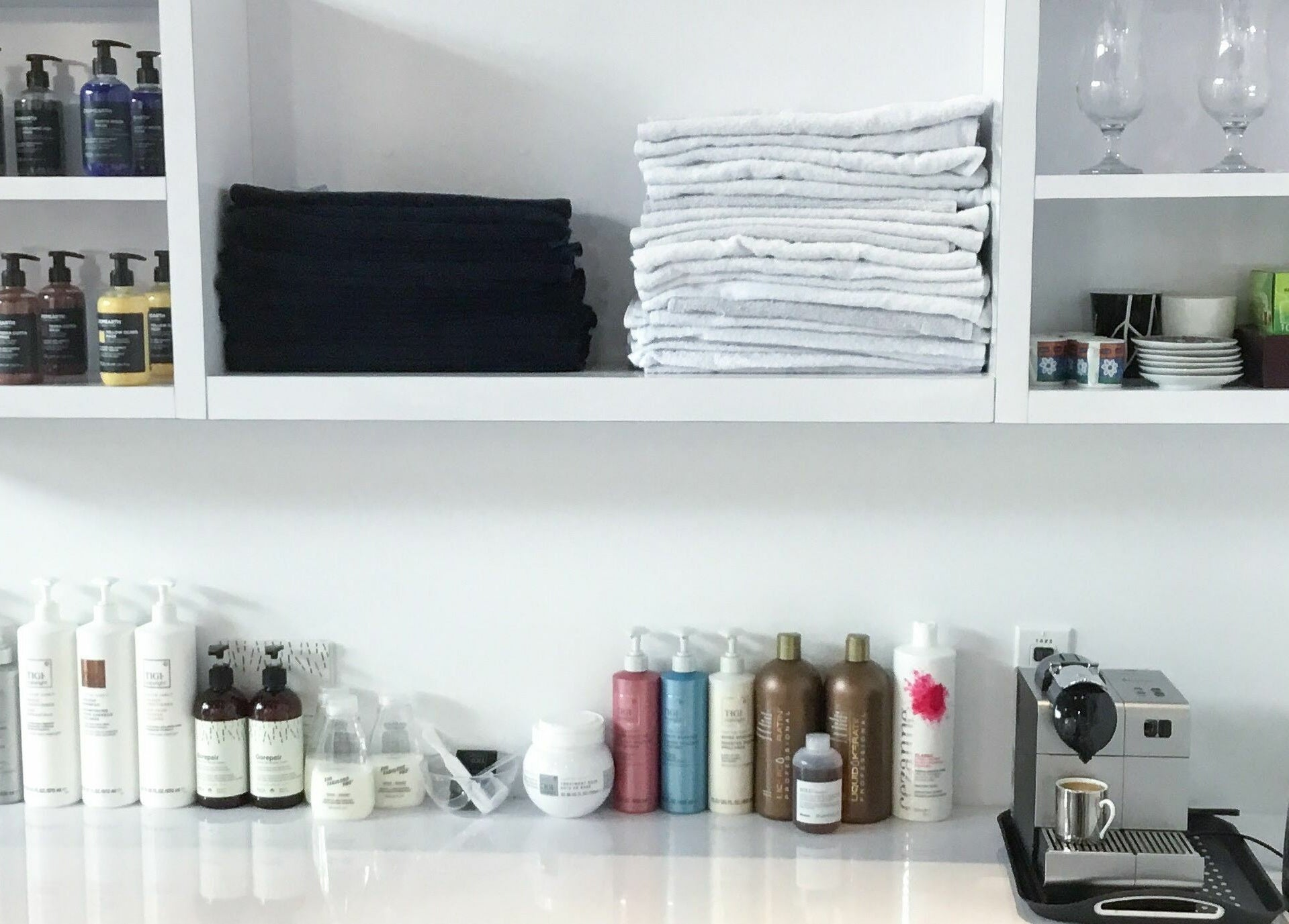 Maneland beauty supplies and towels in Ottawa, Ontario, CA on display for guest comfort.