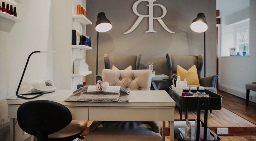 Relaxing spa lounge at Reading Room Day Spa, Lewes, England, GB with cozy chairs and manicure station.