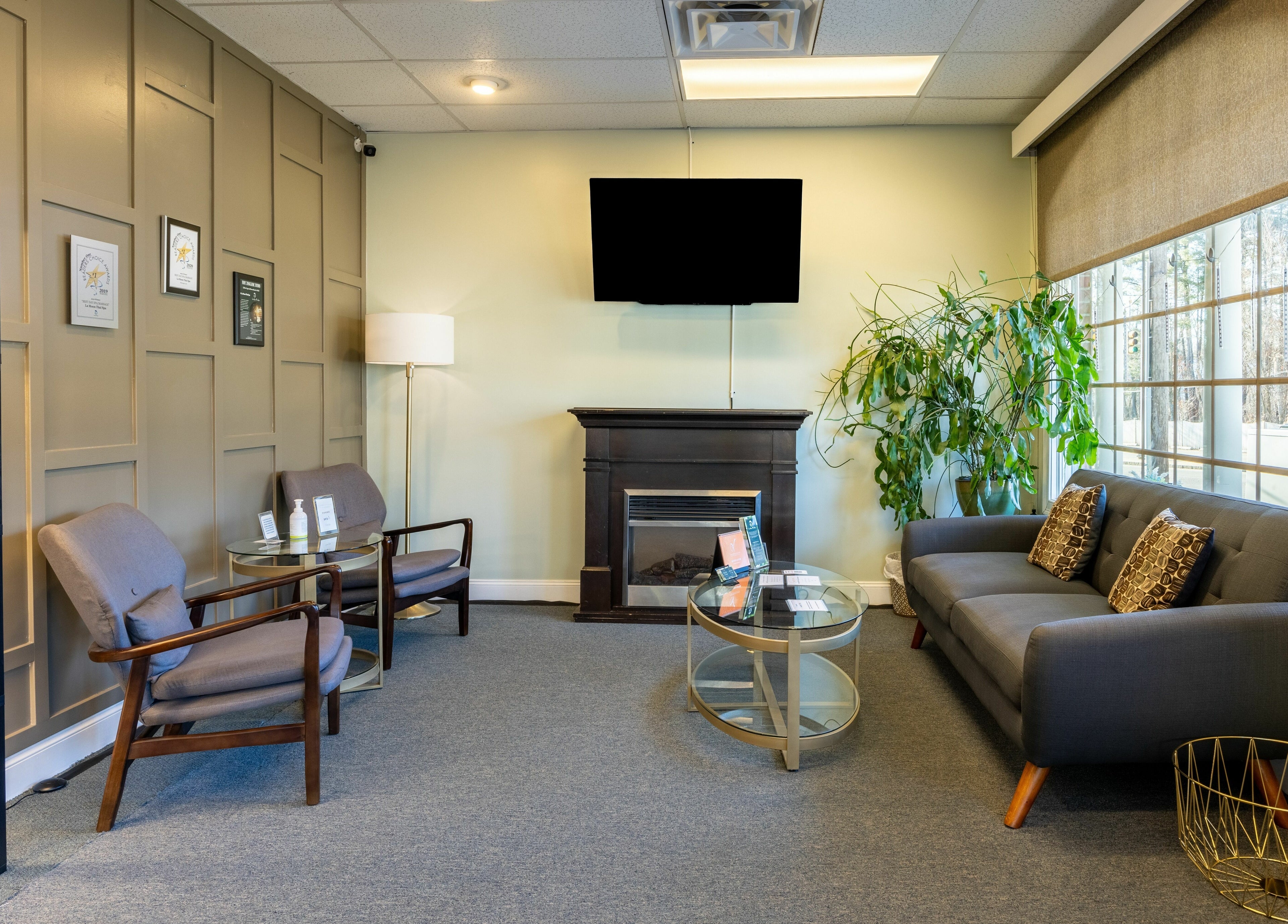 Elegant waiting area at La Moon Thai Spa Wilmington in Wilmington, Massachusetts, US, featuring a serene atmosphere.